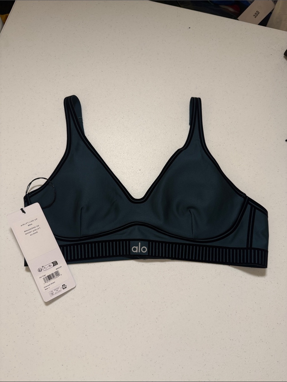 ALO Yoga airlift lineup bra size L